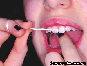 чистится поверхность зуба движениями по направлению к режущему краю